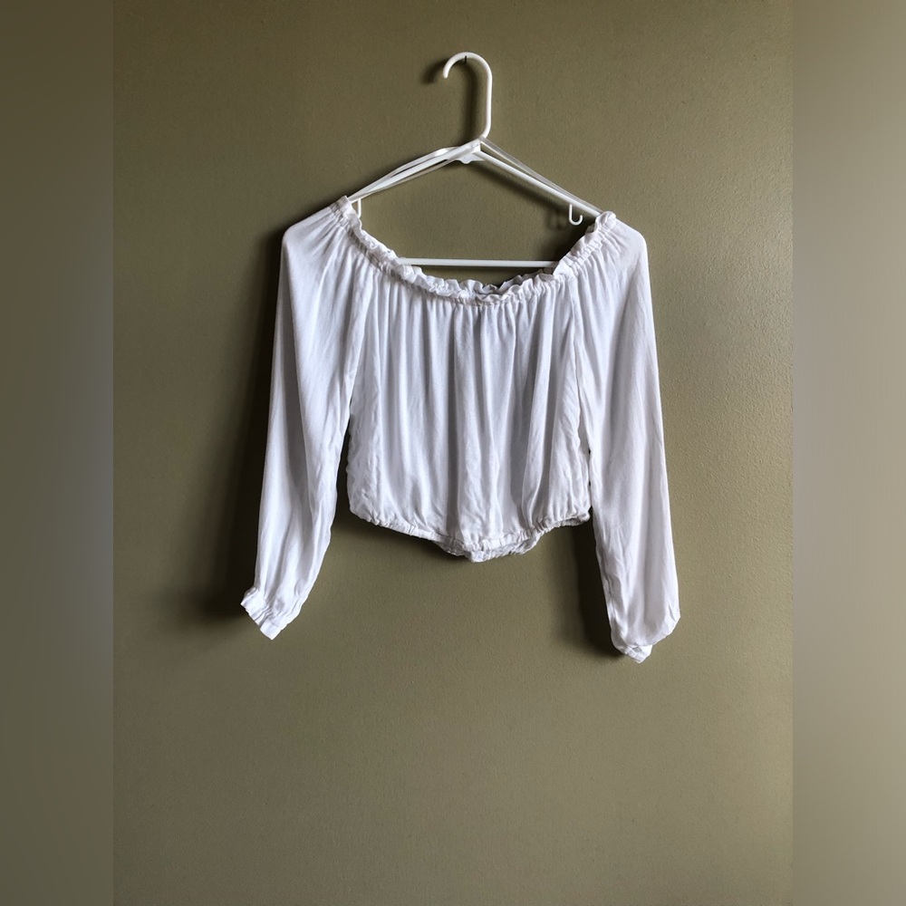 H&M Women White Ruffle Off Shoulder long sleeve Crop top Size 2